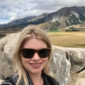 Meet your Posher, Alicia